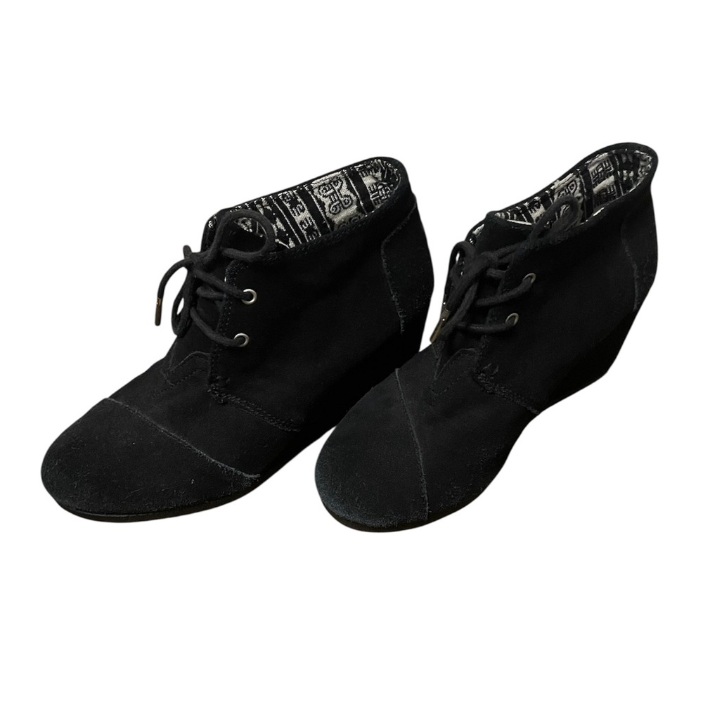 Toms Black Lace Up Boots w7 perfect shape